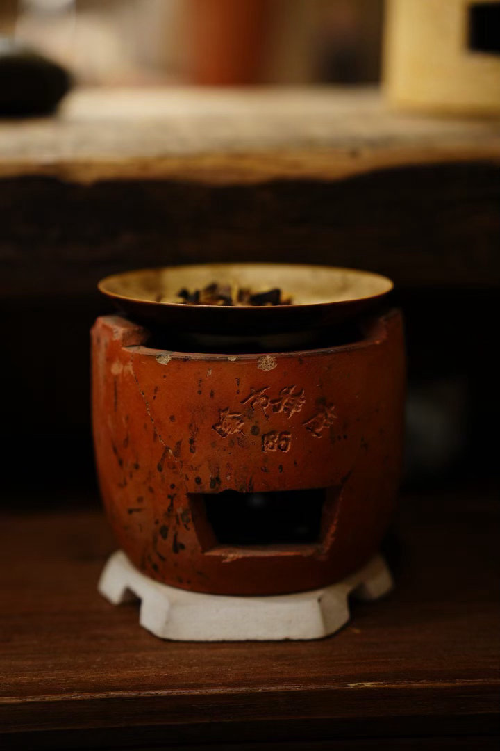 茶道  喝茶，从来不是什么精致风雅的事，不过是烟火日子里，一份独属于自己的温柔。