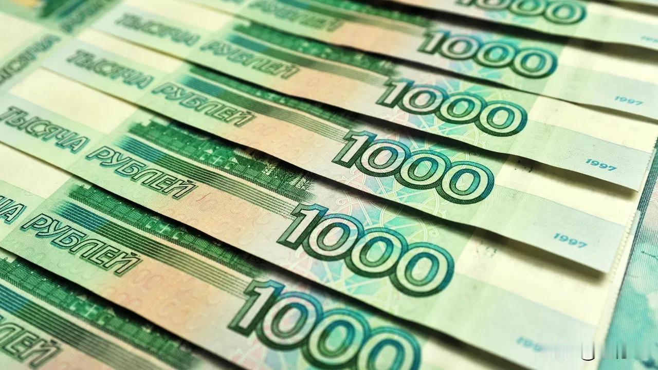2026年7月2日俄新社消息，俄联邦国家统计局发布数据，俄罗斯4月实际工资同比上