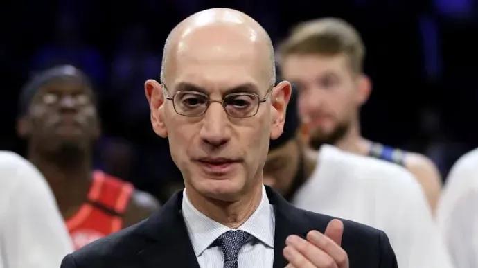 NBA总裁肖华采访中表示：“联盟正与NBA官方用球制造商威尔逊合作，开发一种嵌入