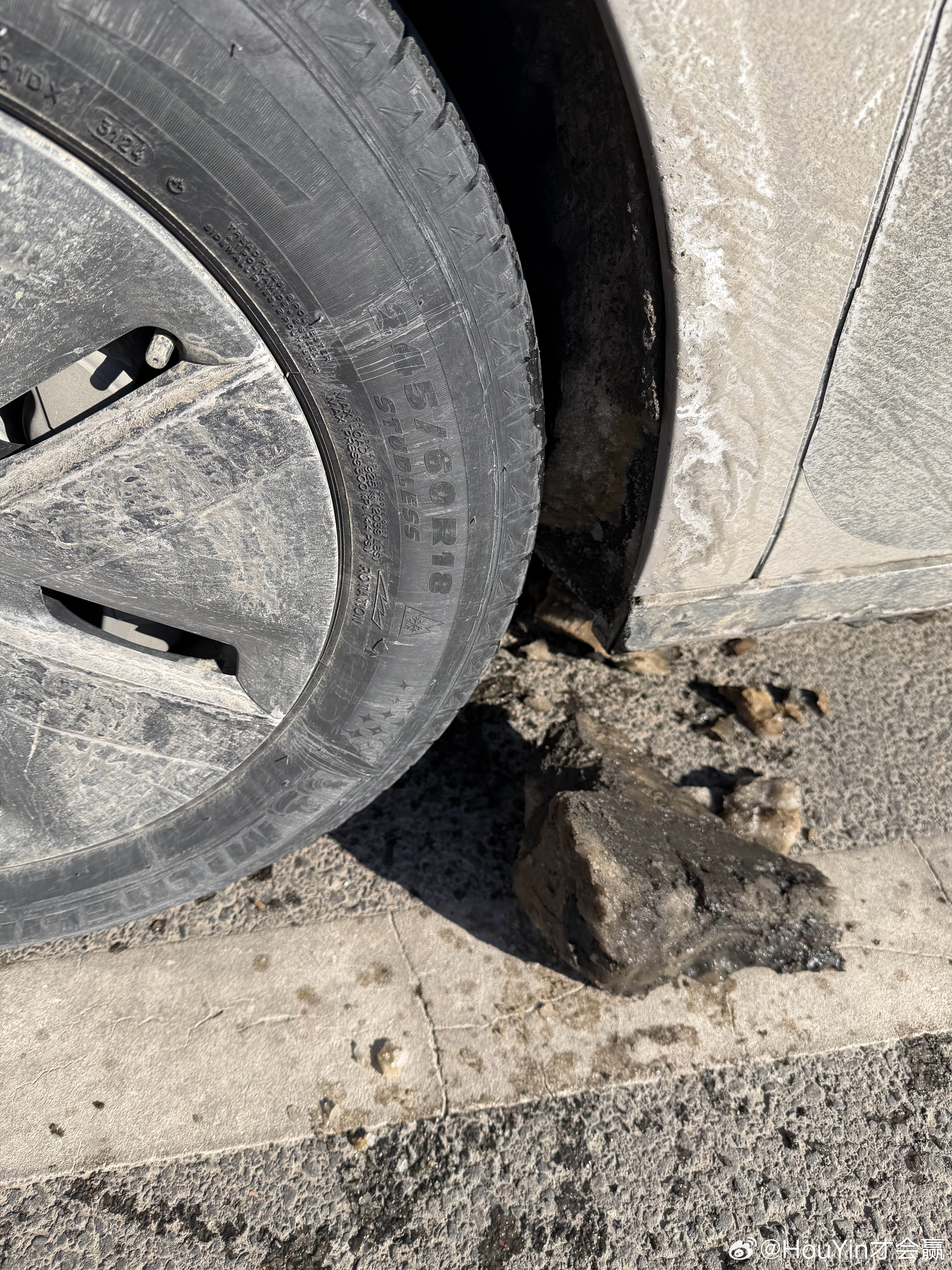 把禾木的雪带到乌尔禾魔鬼城这热一点终于可以一脚踢下来了理想旅行家理想MEGA