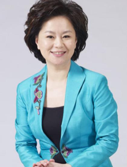 1999年，鞠萍向丈夫提出了离婚，丈夫却提出孩子和钱只能带走一样，鞠萍一听就知道