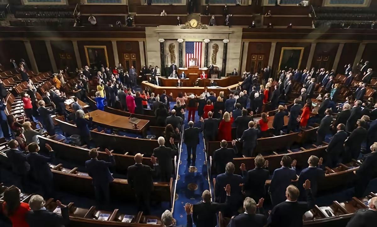 ​美国民主党议员这时候发出了最重要的政治调查，针对特朗普别有用心，选择这时候也是