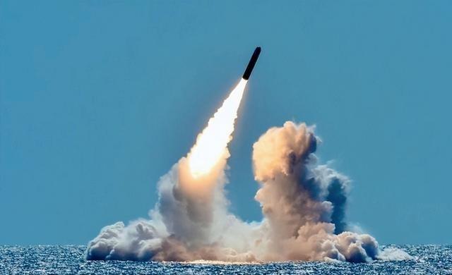 DF-61、JL-3的出现，意味着什么？刚看完阅兵，让我很意外，尤其是DF-61
