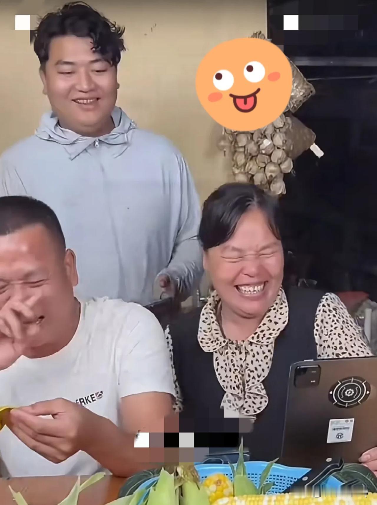 全红婵家开始直播了带货！以前只有哥哥搞，现在全家出动了！
以后很多运动员都会意识