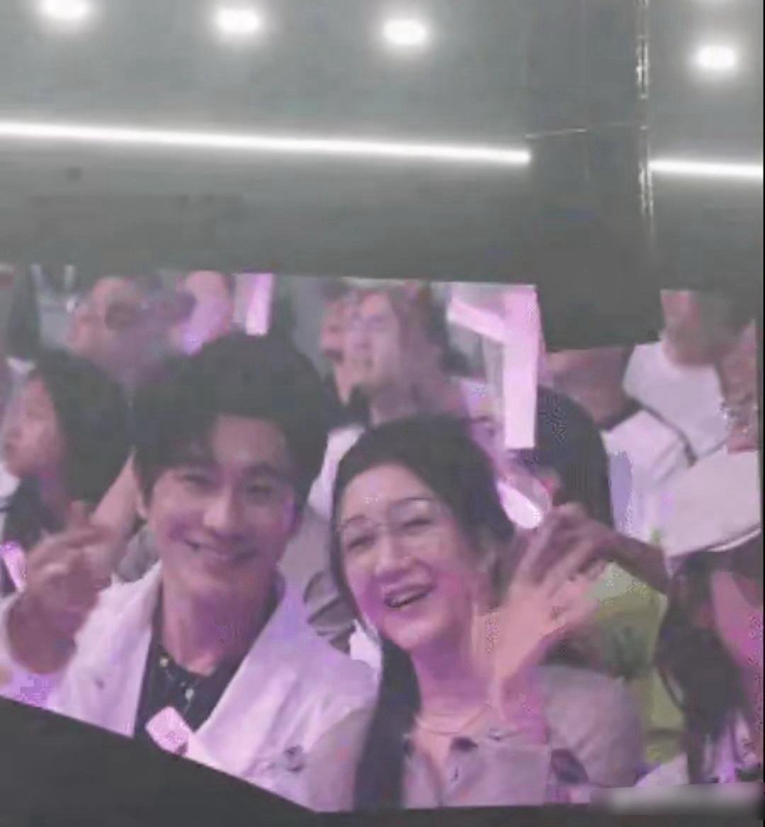 可以，岳云鹏不愧是德云社的一哥，北京演唱会，郭德纲，于谦，黄晓明，孙悦等一大堆明