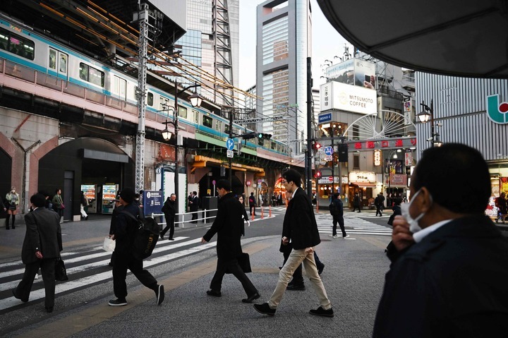 #中国春节赴日游客大幅减少#【日媒披露：依赖中国团客的日本酒店出现“停业”】#依