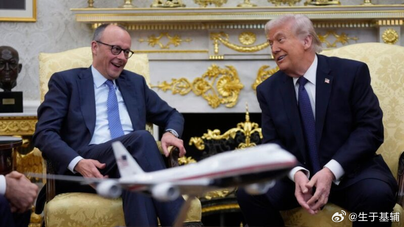 【德国总理：乌克兰必须维护其领土和安全利益】网页链接据乌克兰国家通讯社记者报道，