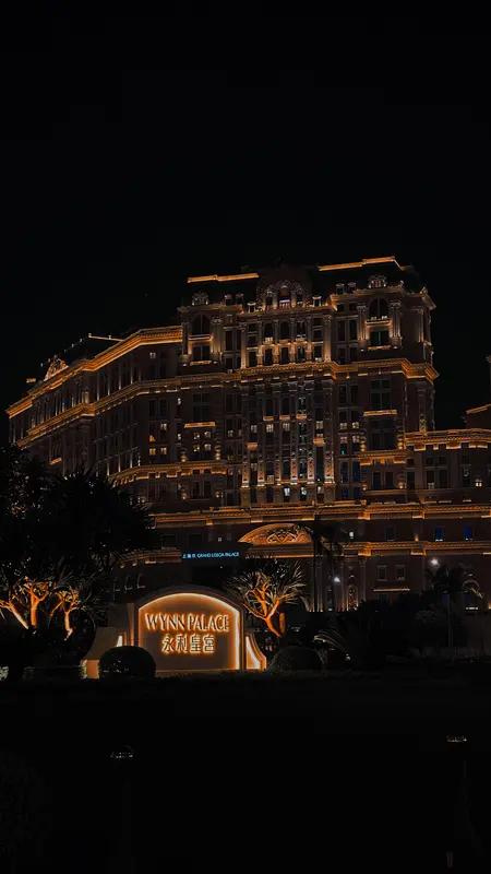 中国当然有顶尖的奢侈酒店集团，不过在背后默默助力的酒店设计公司也功不可没，像重庆