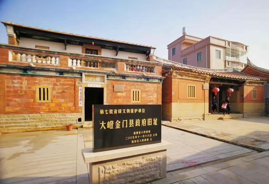 金门岛现状：13万人如今只剩下五六万，大量房屋人去楼空

户籍册上写14万多，踏