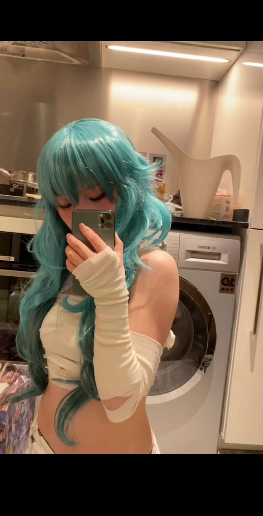 过去和现在交织嘟 最近好忙阿阿阿… （同时把很多假发和衣服都卖噜 然后...