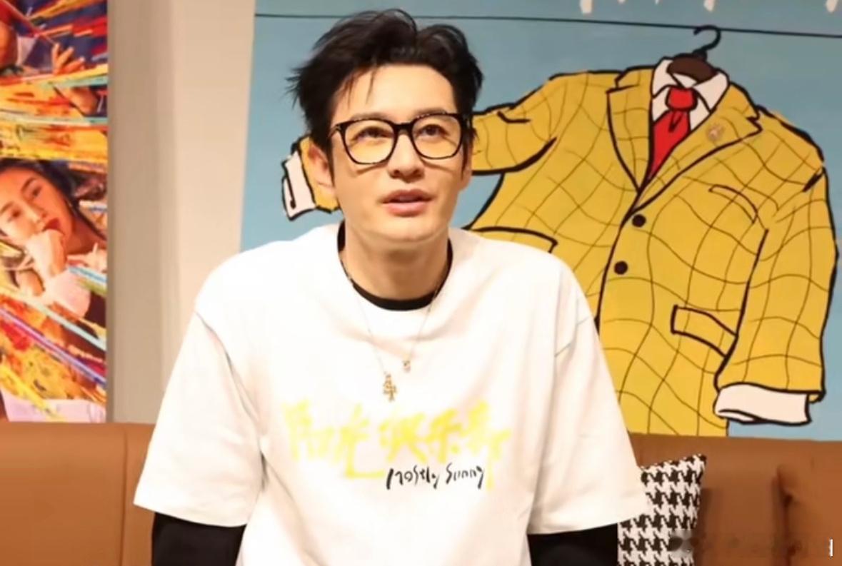 黄晓明说很羡慕易烊千玺朱一龙黄晓明看到更年轻的千玺、朱一龙早早有好机会，真心为弟