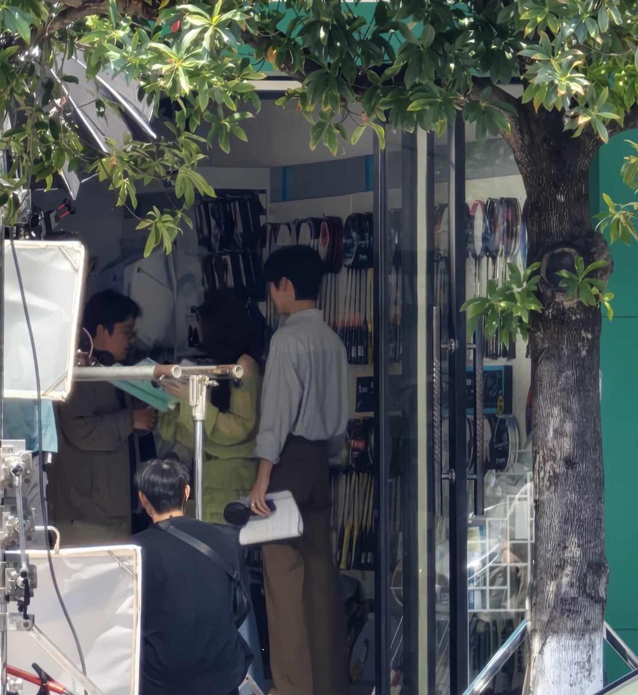 蒙自磕CP，求知情人告知
谁知道他们晚上去哪里取景呀，老阿姨也想去追星，今天去了