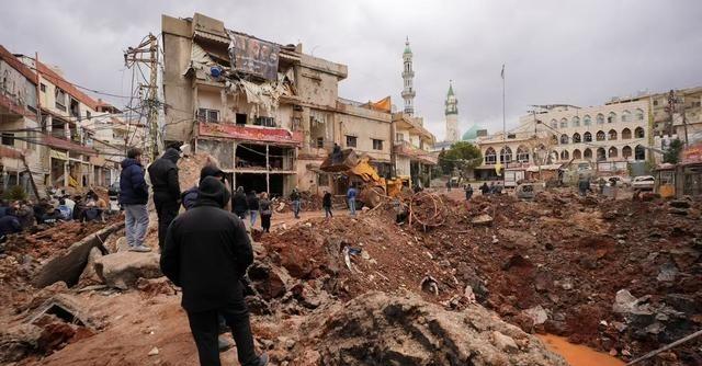 以色列跟伊朗打得热火朝天，前线都炸冒烟了！以色列特种部队却化装突袭，深入黎巴嫩在