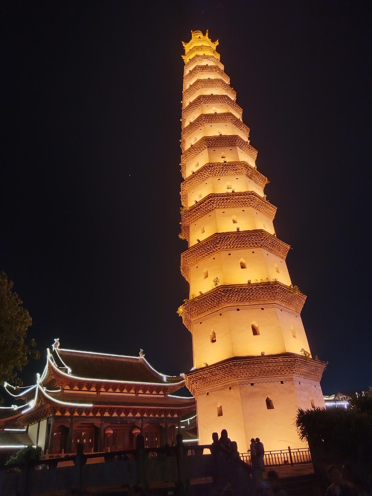 合川文峰塔：风度翩翩，文风依旧