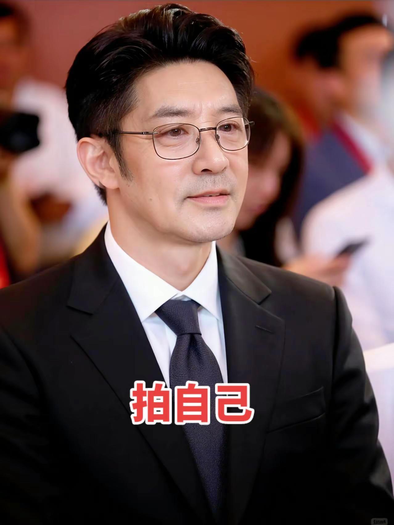 拍自己喜欢看的。AI正装肖像照 ai创作 中国ai实力 ai技术支持