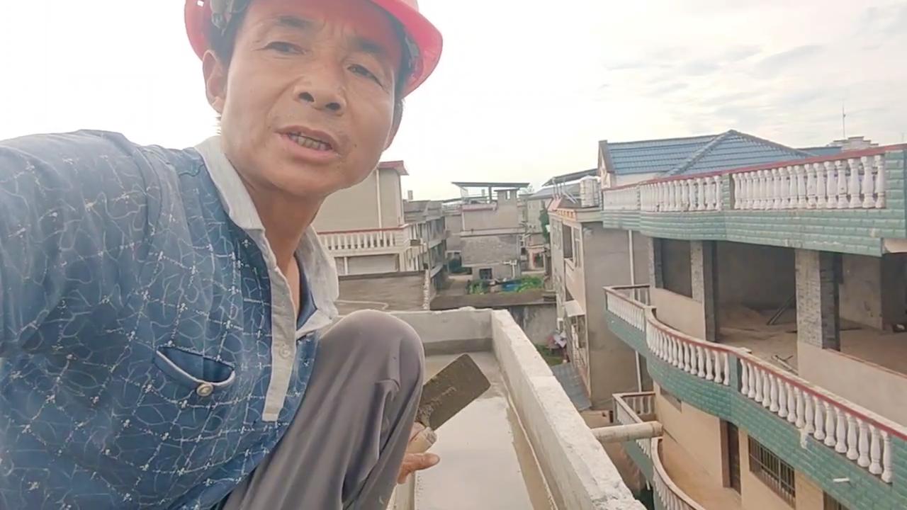 当初学习不努力，现在工地卖苦力，受苦受累又受气，兜里没有人民币，要想出人头地，学