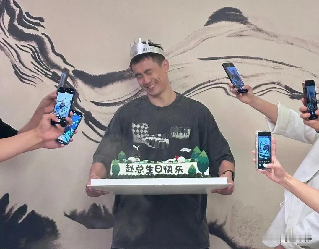 30岁的赵继伟与辽宁男篮签下4年顶薪合同，这笔签约完全在意料之中！

毕竟赵继伟