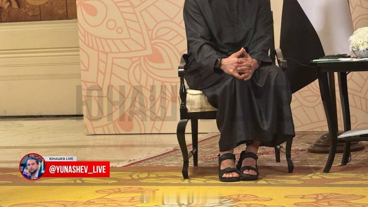 尤纳舍夫：印度气温32摄氏度，但体感感觉足足有50度。有点羡慕那些国家的代表，他