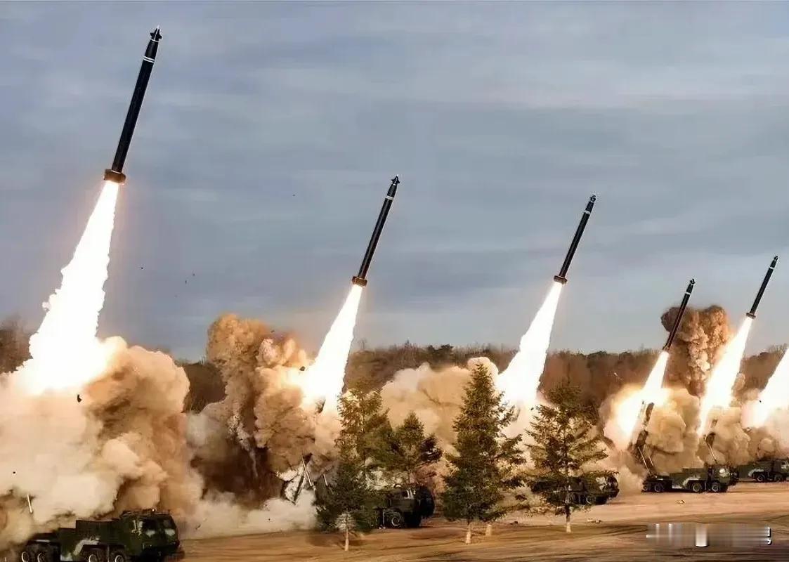 19日凌晨，数枚导弹密集射向日本海，高市早苗这下尝到后果了！
 
天还未亮，警报