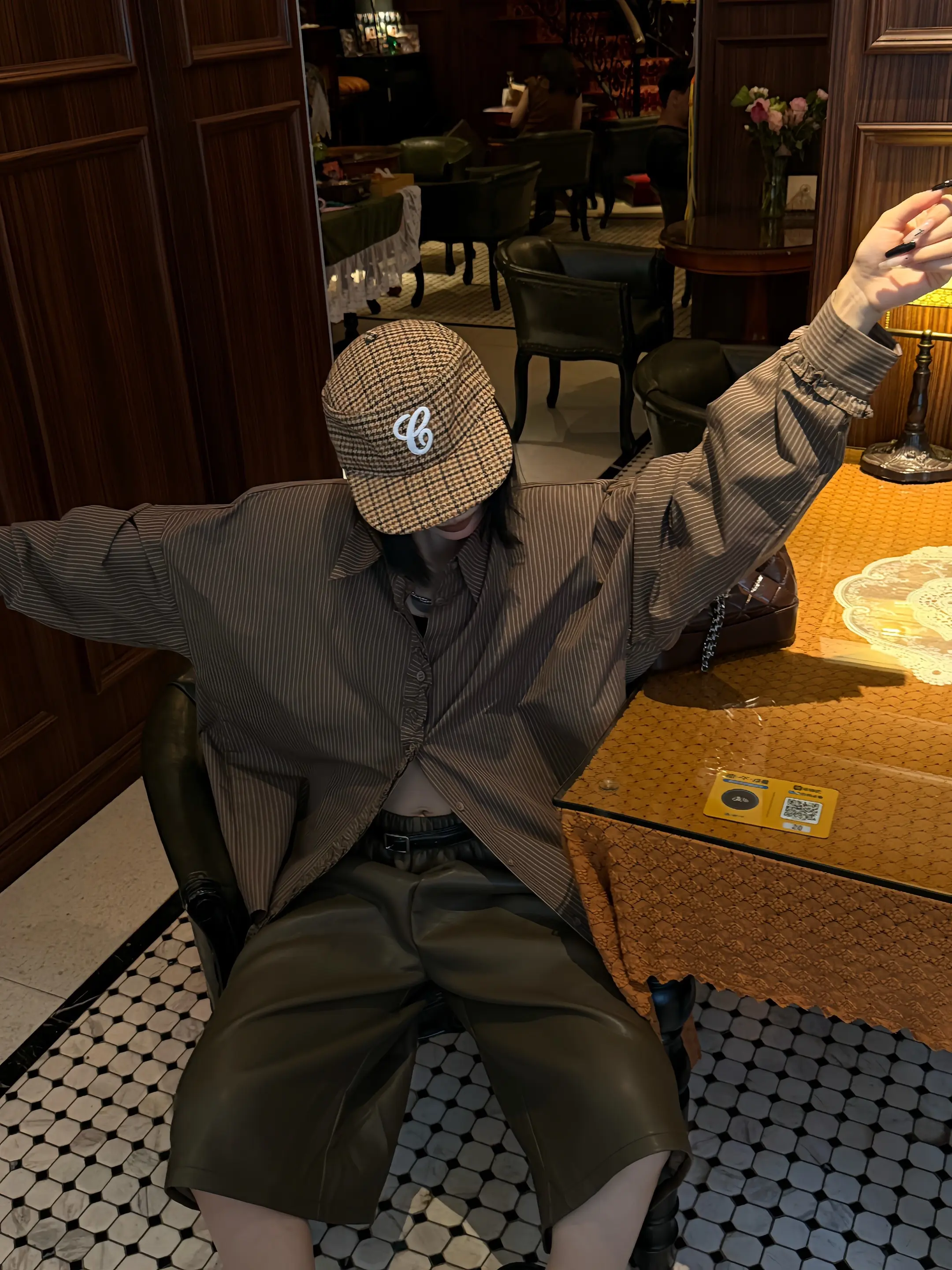 没人问你辛不辛苦 但总人问你赚了多少钱 生活就是这样 别人只看结果 自...