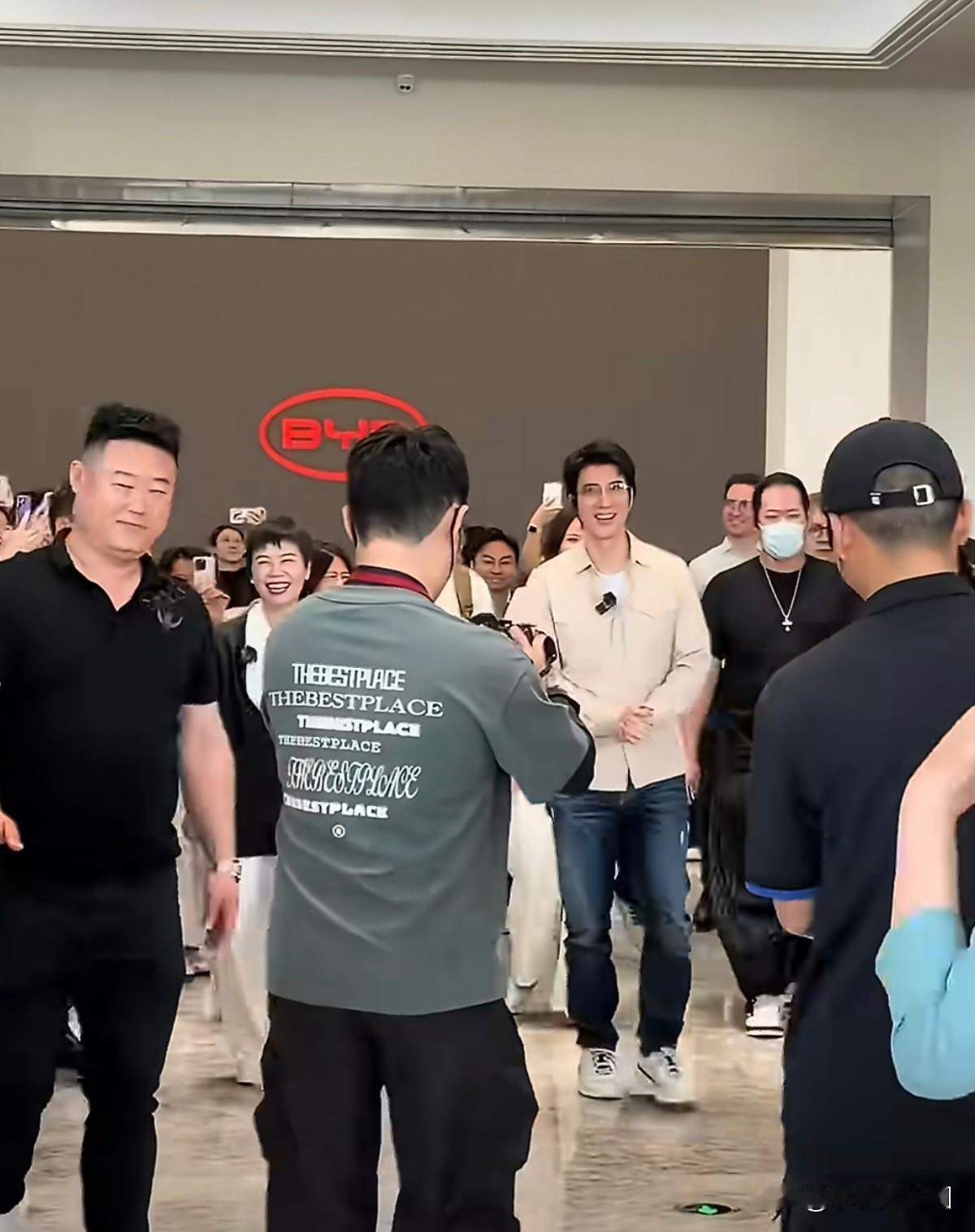 官宣落地，乐坛真顶流和中国科技豪华标杆终于走到一起，王力宏成为腾势汽车全球品牌代