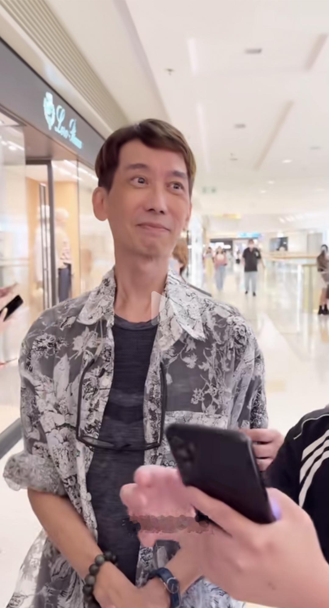 曾经在舞台上给大家带来很多欢声笑语，如今变得面黄肌瘦，你还记得他是谁吗？