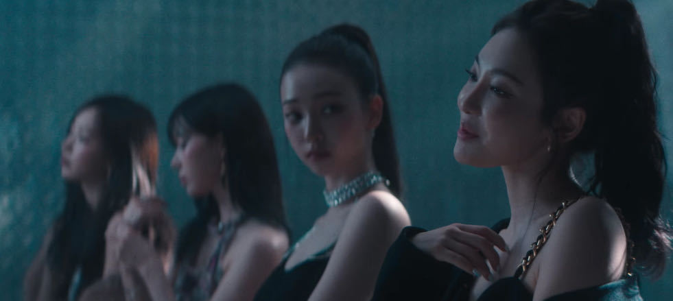 我狞给柳子吓成小短脸版英子了 ​​​