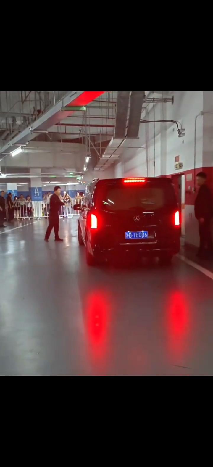 这拉着拉着了是吗？是。东东加油。进去了。