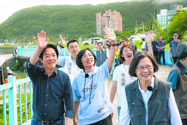 赖清德、蔡英文9月13日难得同框，陪同民进党新北市长候选人苏巧慧走访万里龟吼渔港