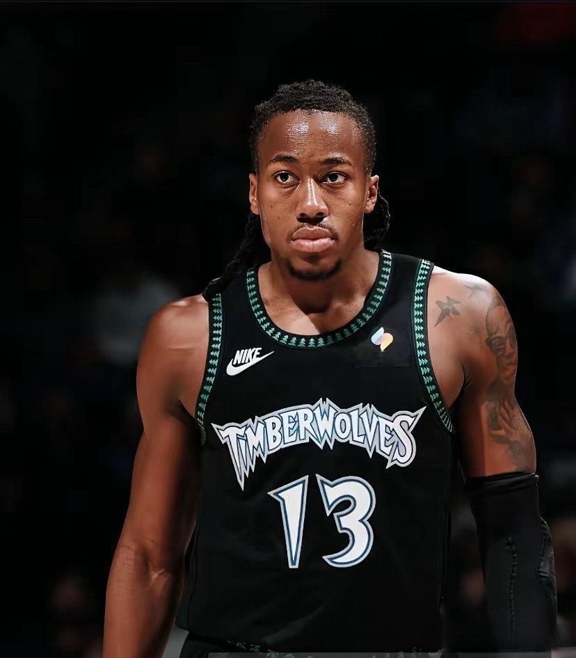 够狠！道苏姆2100万签三年，这性价比，湖人还把里夫斯当宝？今日森林狼112-9