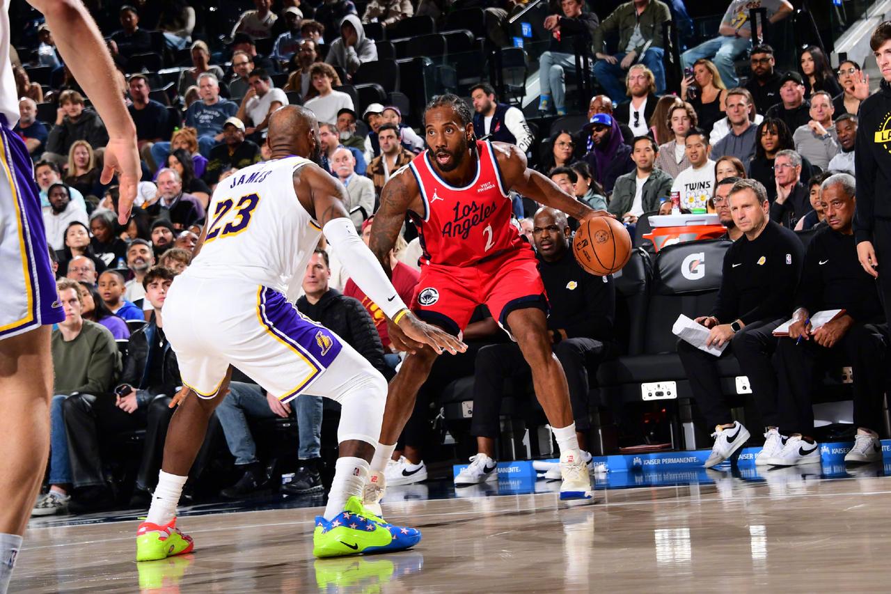 太不容易了，凭借着小卡的30+10和哈登的20+10，快船总算又在主场赢球了。快