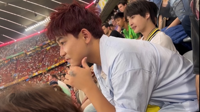 #苏醒镜头下的张远##张远又在苏醒vlog出镜了# 张远再次现身苏醒的vlog，