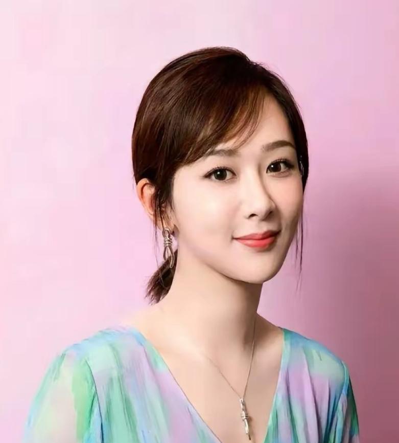 杨紫已经很难再结婚了。原因很简单，不是因为33岁这个年纪尴尬，也不是因为秦俊杰那