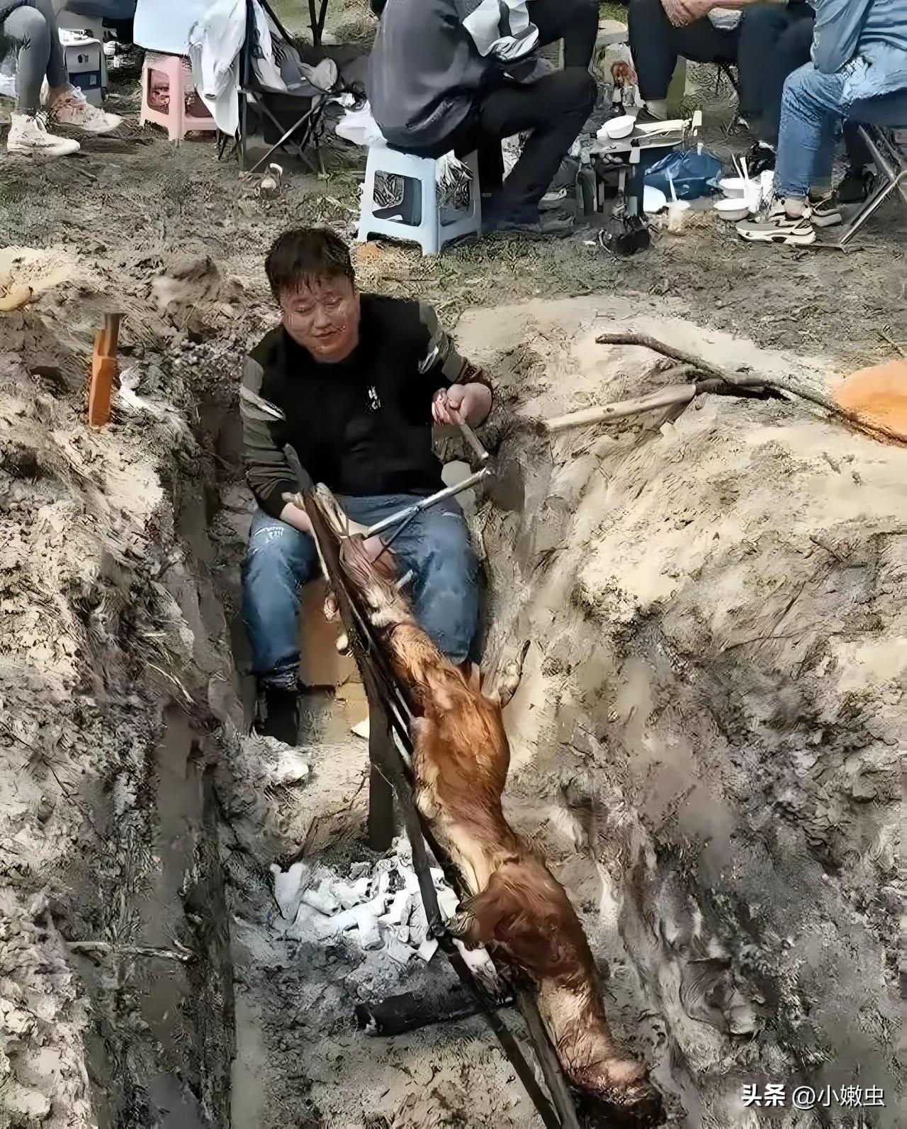 猜猜公司搞团建，拉近同事间距离。
这位小伙子，在公司你能猜得出来他职位是什么。