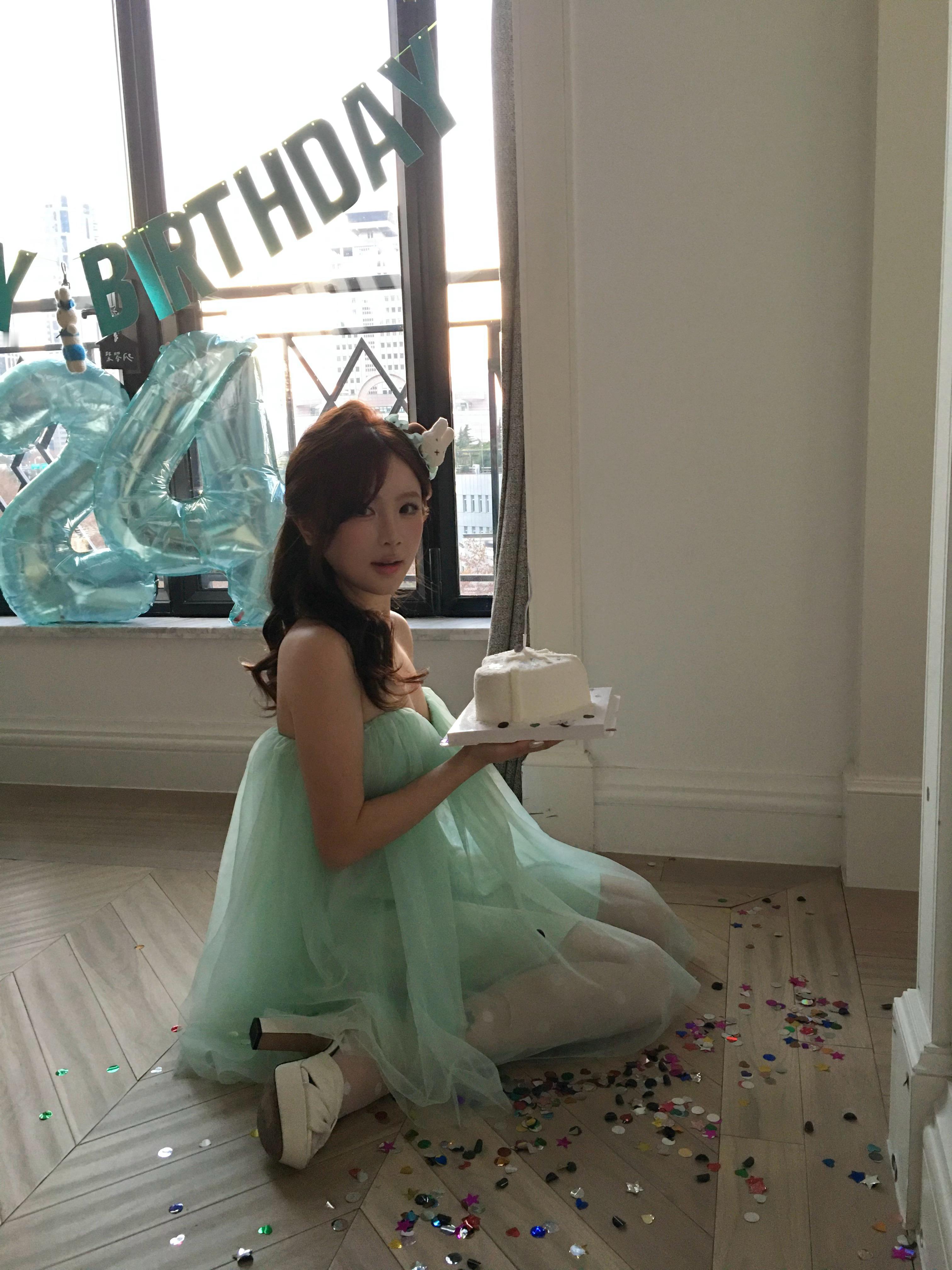 “如果今天是你的生日”🎂可爱生照！ / 手机花絮🍏🧃🍹🍡🍐像一颗可爱