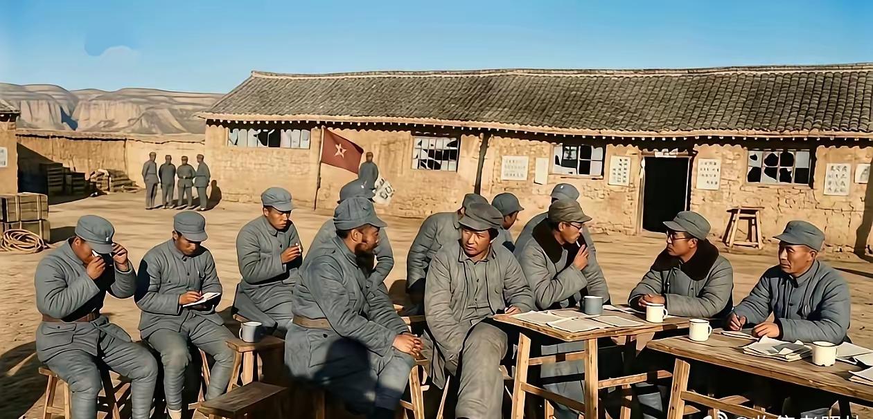 这是哪个学校的开学典礼？看着很普通，可又不寻常。
条件虽艰苦，可斗志不减，团结紧