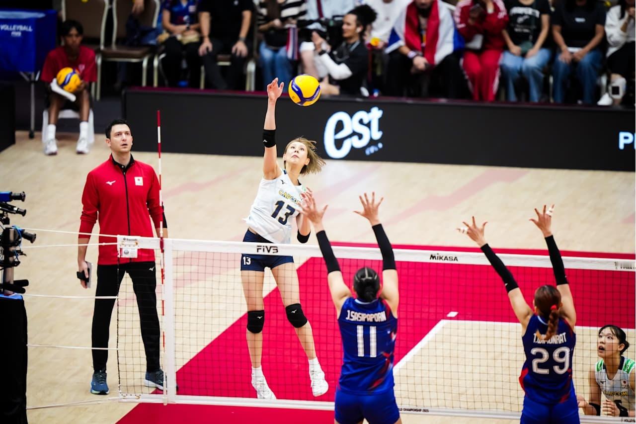 日本女排3比0战胜东道主泰国，晋级八强。其实泰国队是有机会的，可惜了。 ​​​