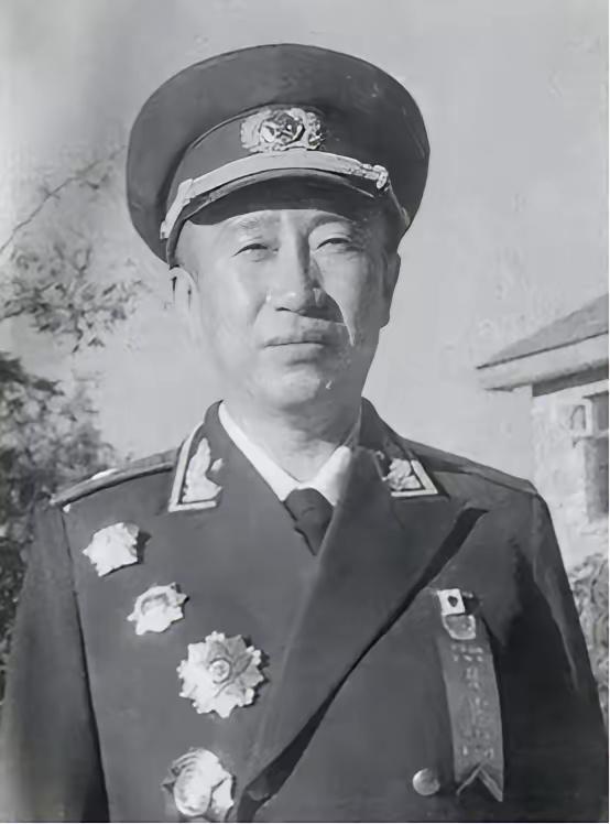 1983年，解方少将不幸患上了食道癌，一位部下的遗孀得知这件事时，坚持要来探望，