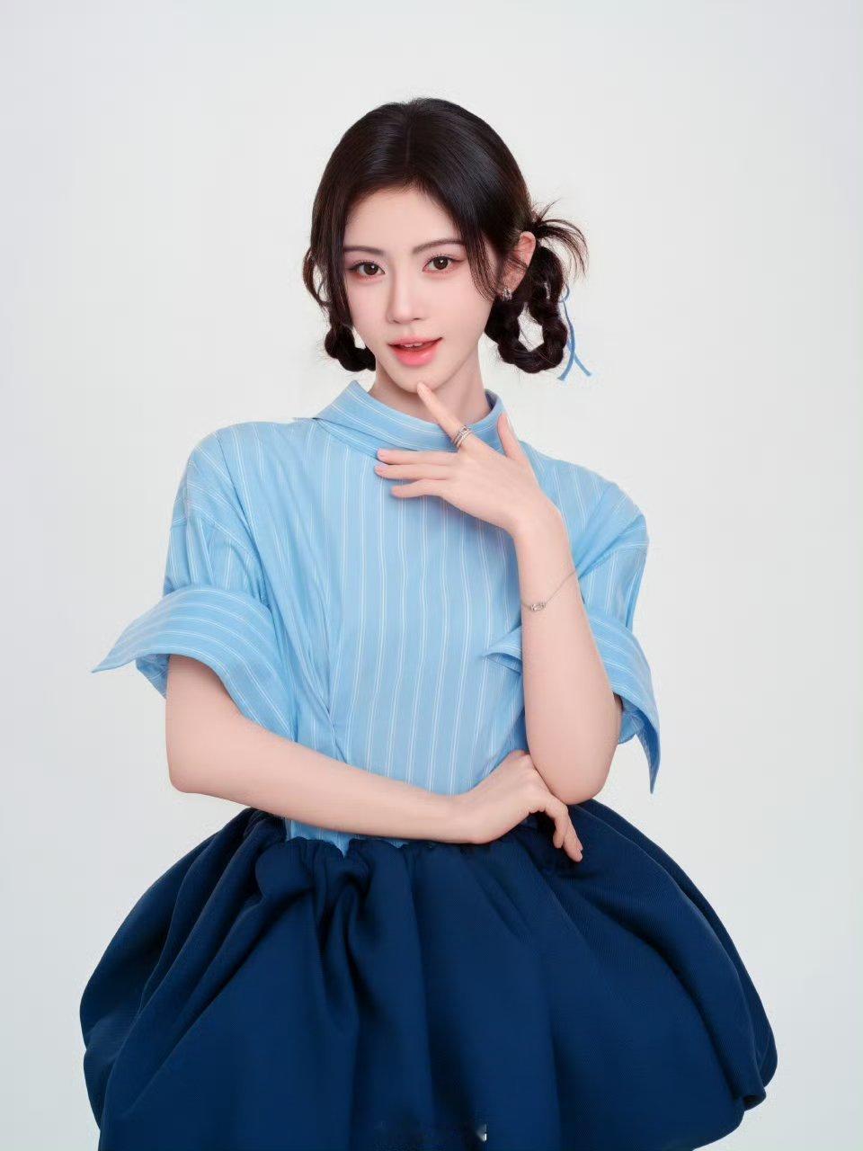 jjy鞠婧祎露芜衣jjy鞠婧祎苏绿夏爱一个人是从心疼她的过往开始