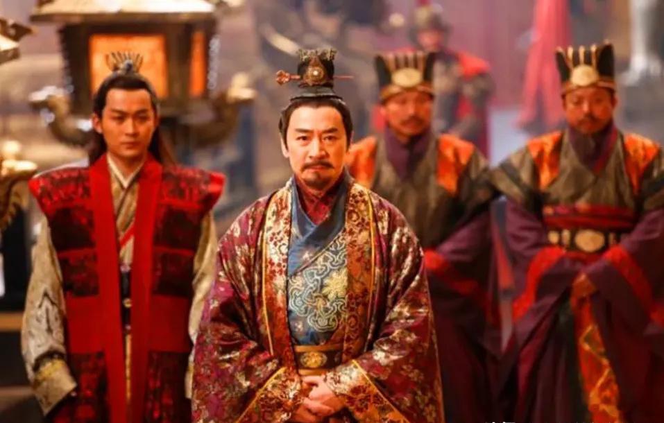 626年，李建成被杀留下五个儿子，尉迟恭问李世民说:“秦王，太子和齐王的儿子该如