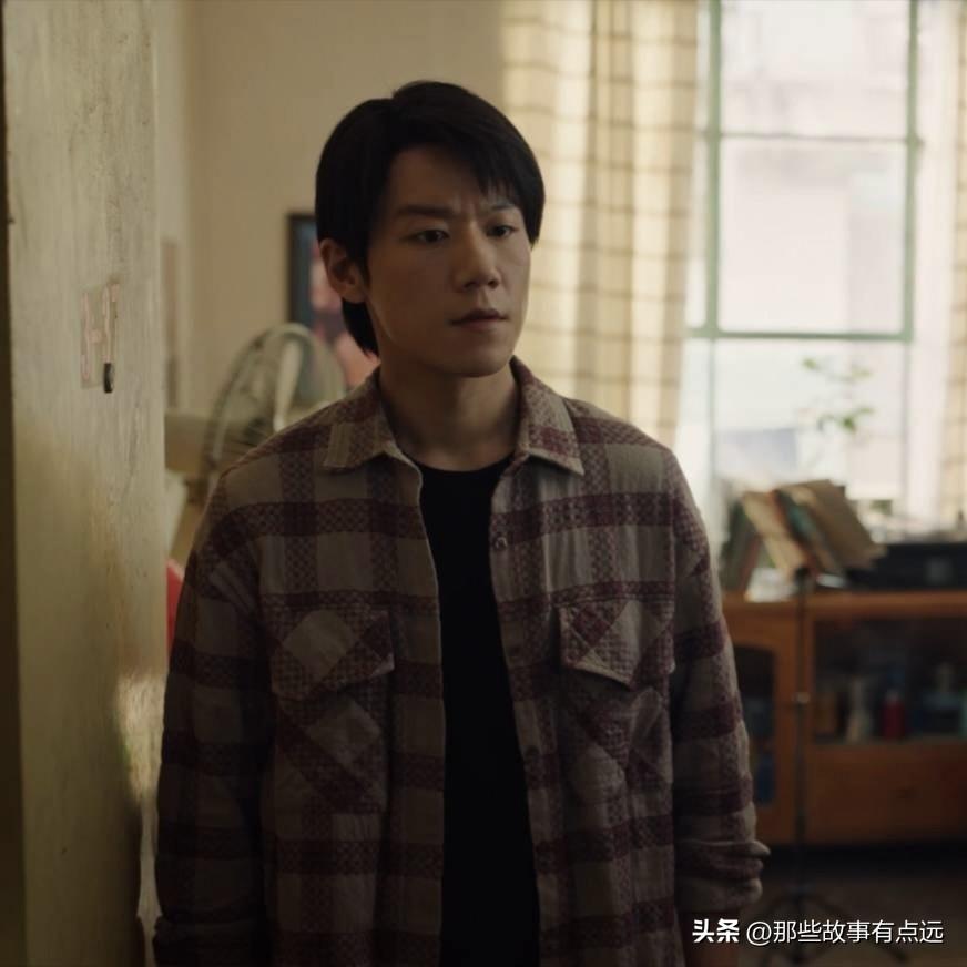 单宝昆这个角色属于是癞蛤蟆跳到脚背上不咬人膈应人，表面看起来，他好像没有主动做过