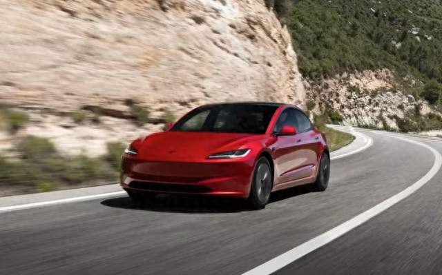 新款特斯拉Model 3发布，智驾算力升级，续航达到830公里！