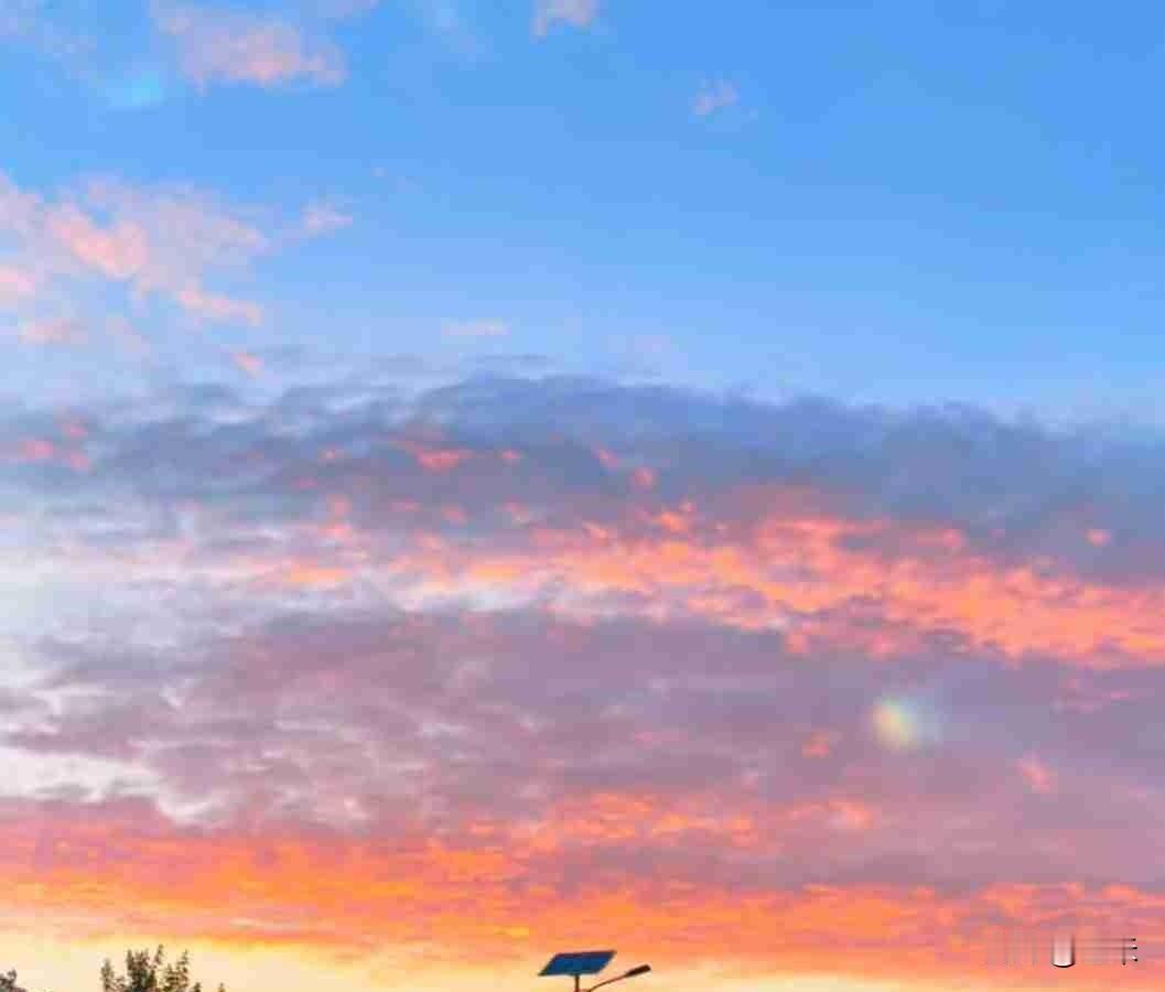 今天我们辽宁真是太热了～～
阜新和朝阳已经达到了36度高温，辽宁省排第一。

紧