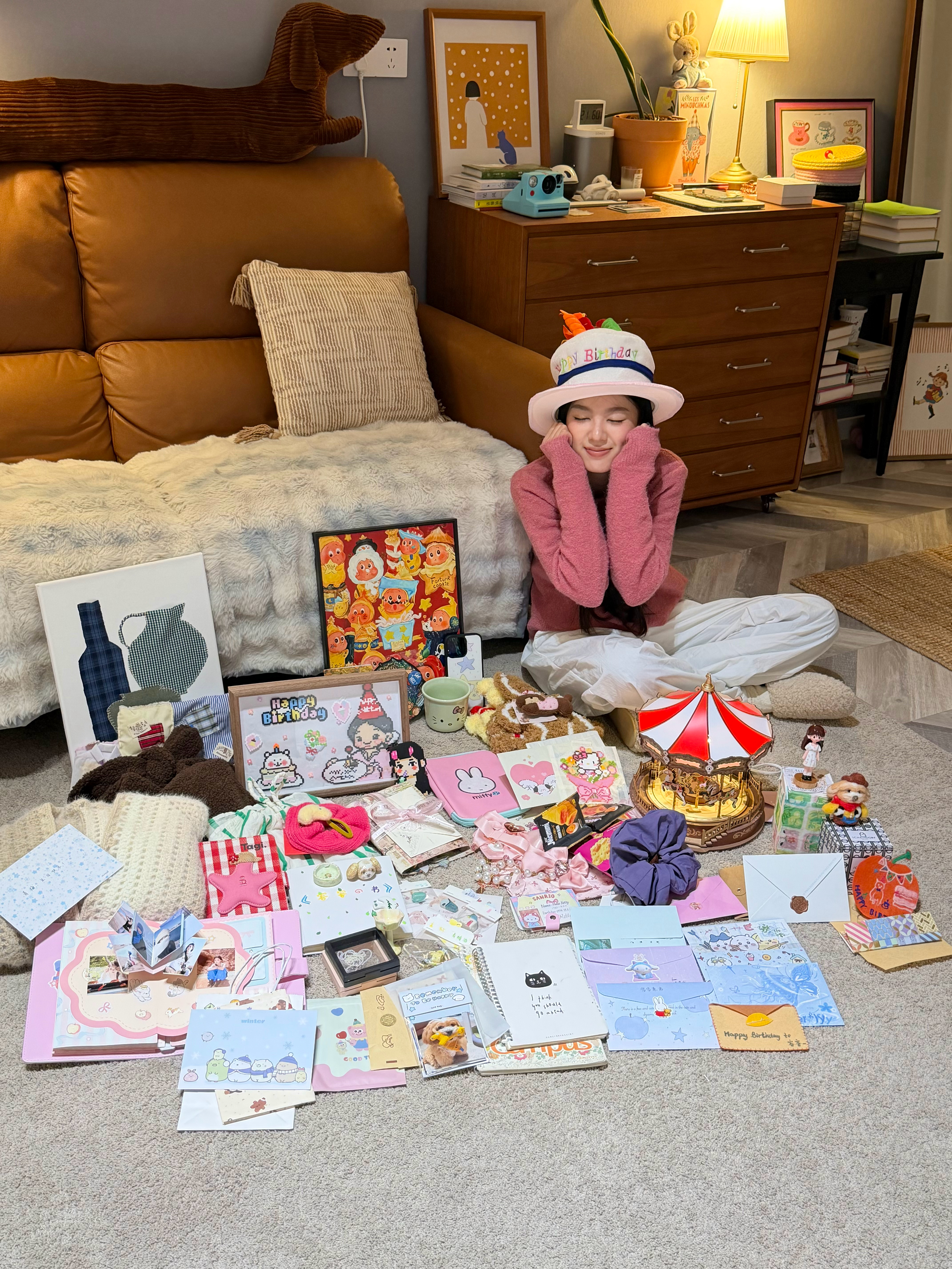 谢谢大家的生日祝福！还有每一封信和每一份礼物生日有你们陪我真的很幸福 