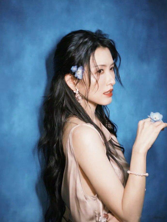 徐洁儿到底有什么短板乘风2026业务全能却不懂流量运营，高分舞台难转化投票，优秀