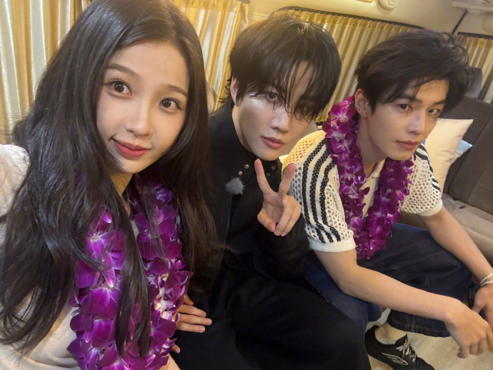 泰甜啦开播  看《双轨》的综艺《泰甜啦》被可爱的欣欣萌坏了我们暮暮朝朝默契满分?