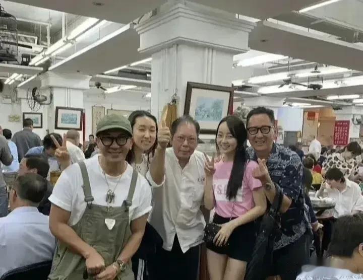 其实大家可能误解欧巴具俊晔了，他和大Ｓ结婚，那只是单纯的相爱，可不是什么嫌贫爱富