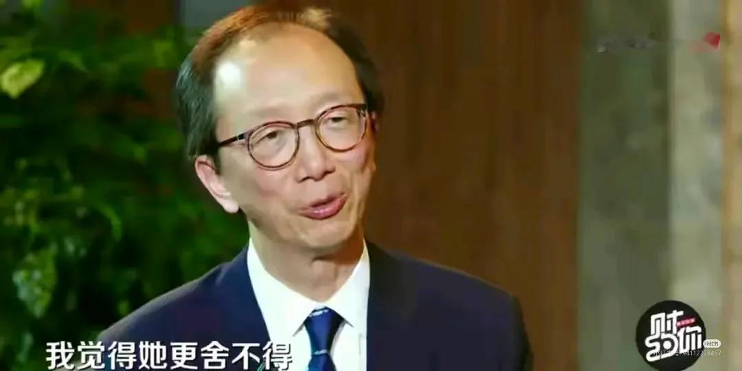 梁锦松采访中说伏明霞更舍不得让孩子吃苦
梁锦松与伏明霞都非常溺爱三个孩子，但是在