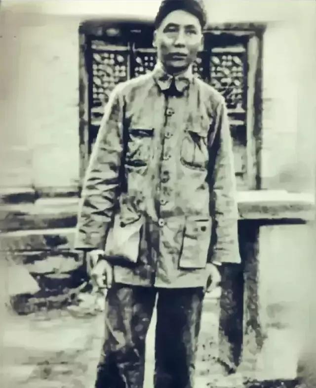 1935年10月，这是一个特殊的月份，红军历经千难万险，终于抵达了陕北。而这张照