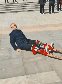 你大爷还是你大爷！就这技术不服行吗？请问这种功夫得练多长时间？